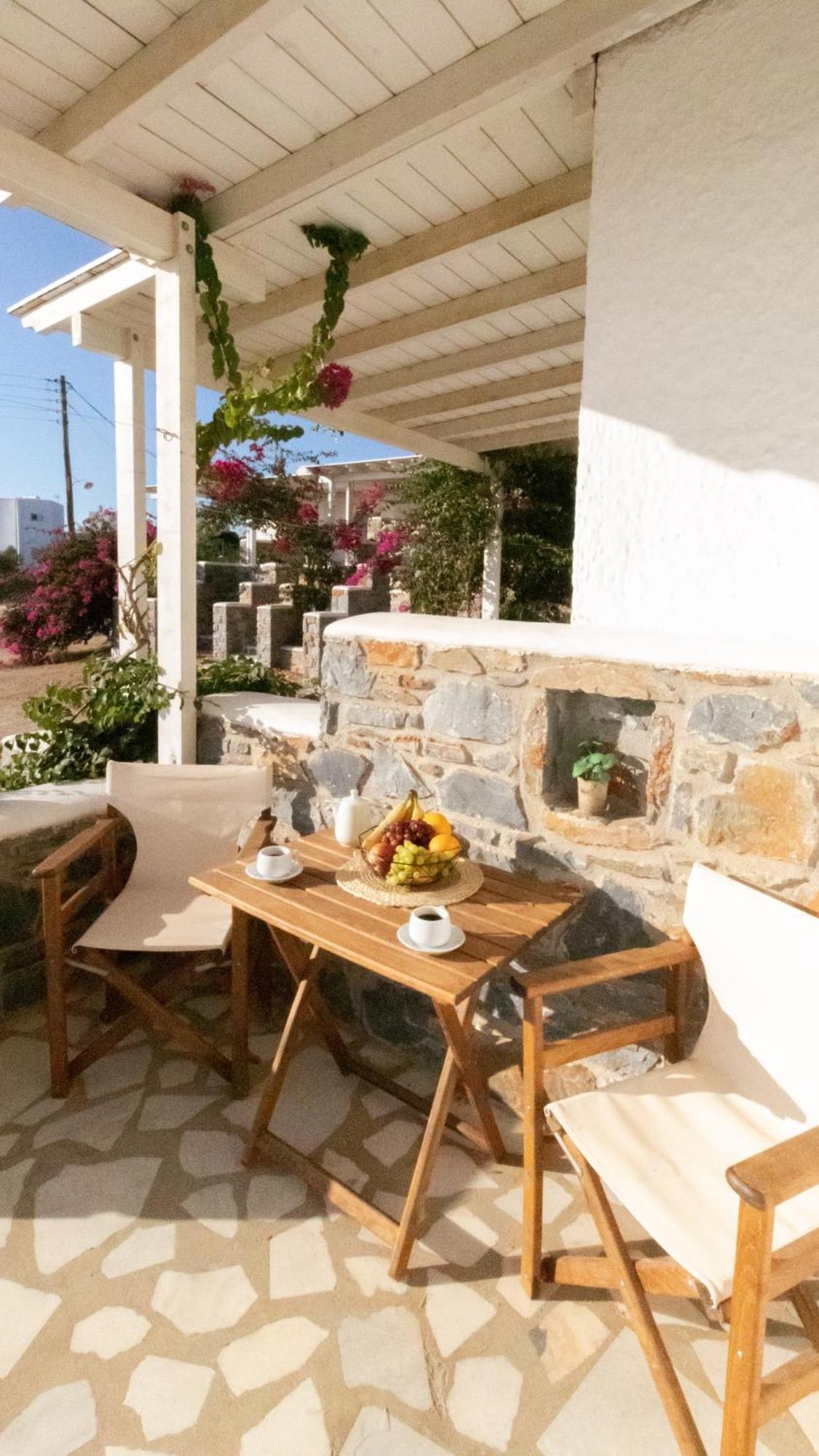 Sunny Studios Naxos Aliko Beach Exterior photo