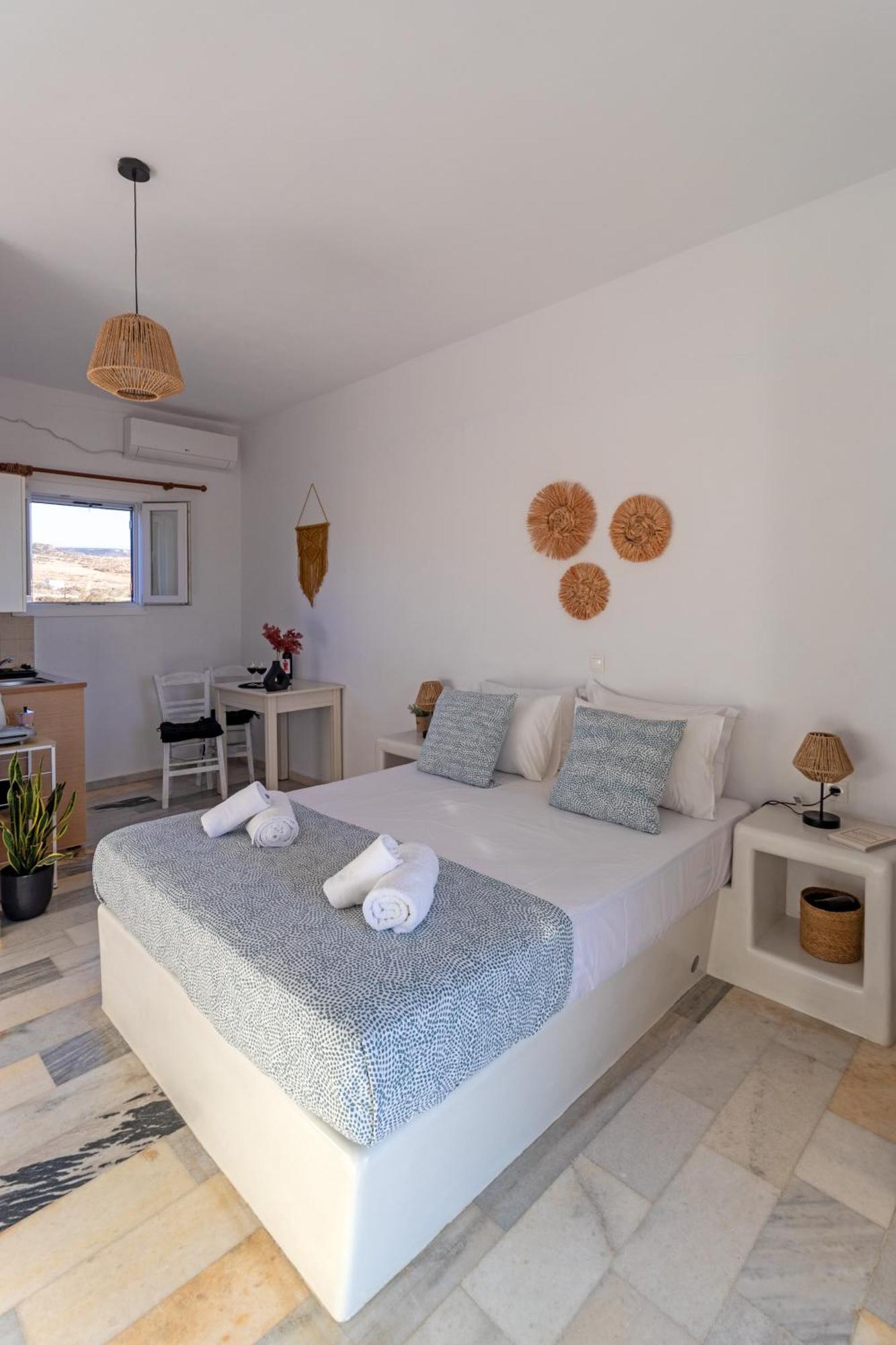 Sunny Studios Naxos Aliko Beach Exterior photo
