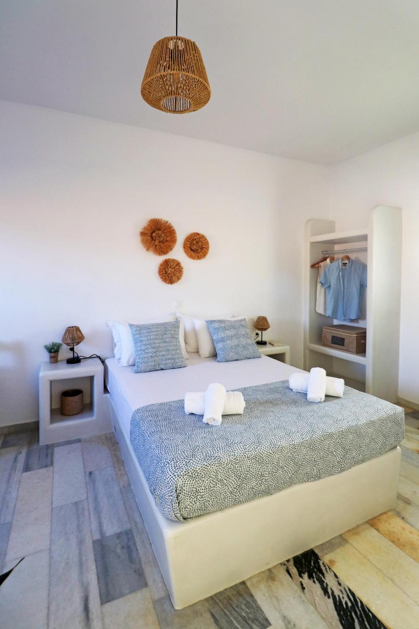 Sunny Studios Naxos Aliko Beach Exterior photo