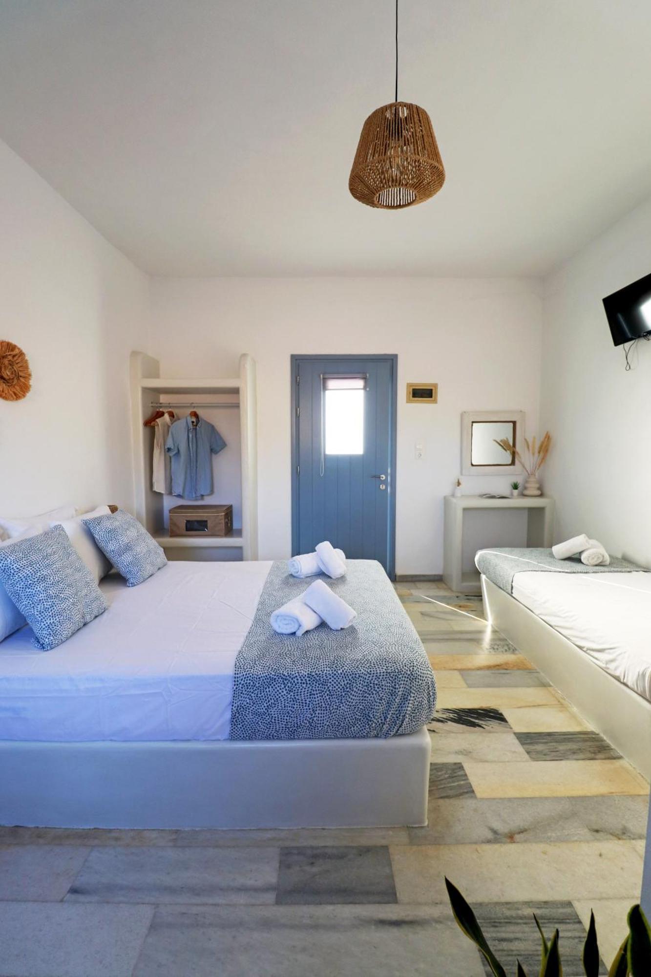 Sunny Studios Naxos Aliko Beach Exterior photo