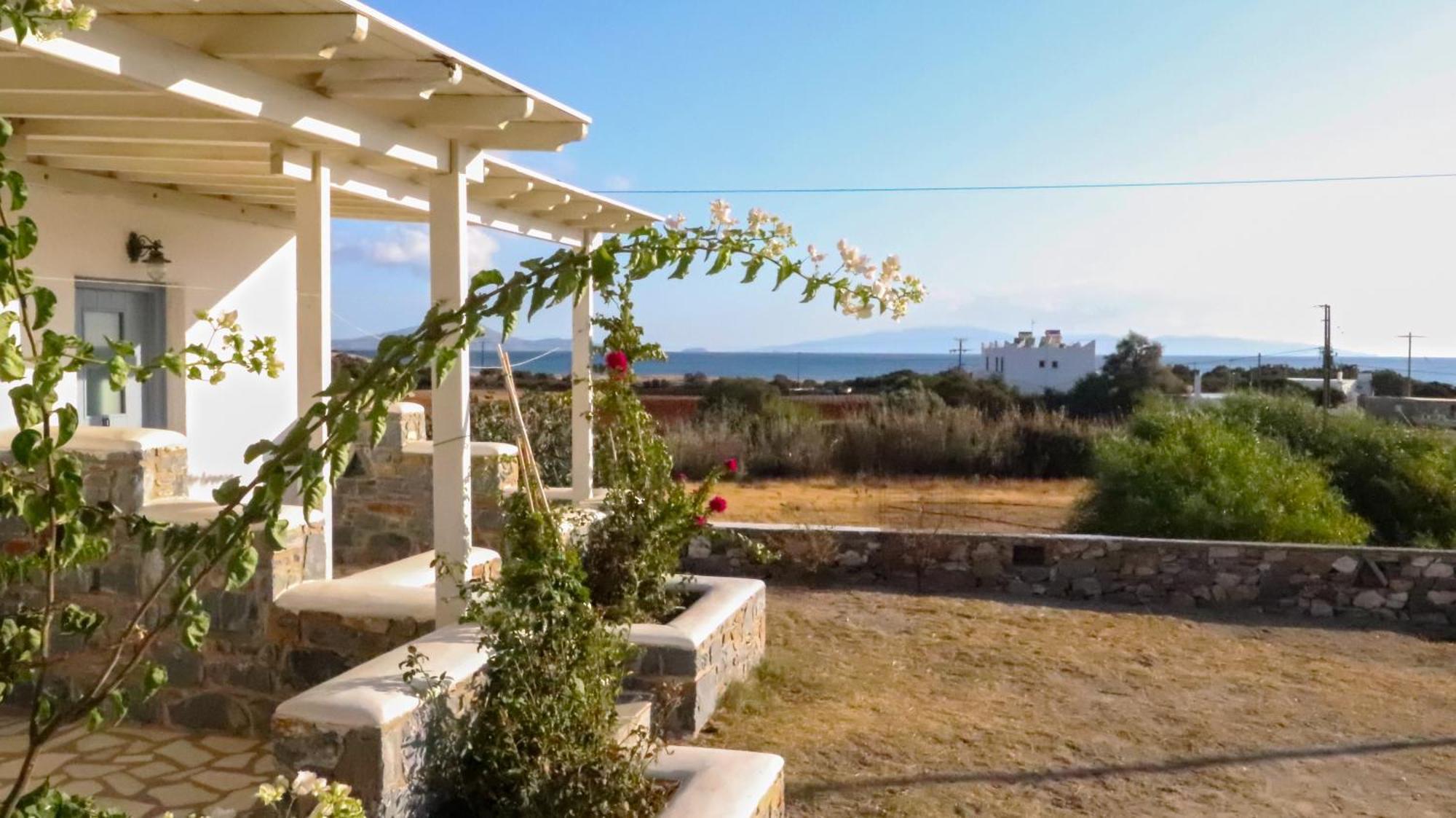 Sunny Studios Naxos Aliko Beach Exterior photo