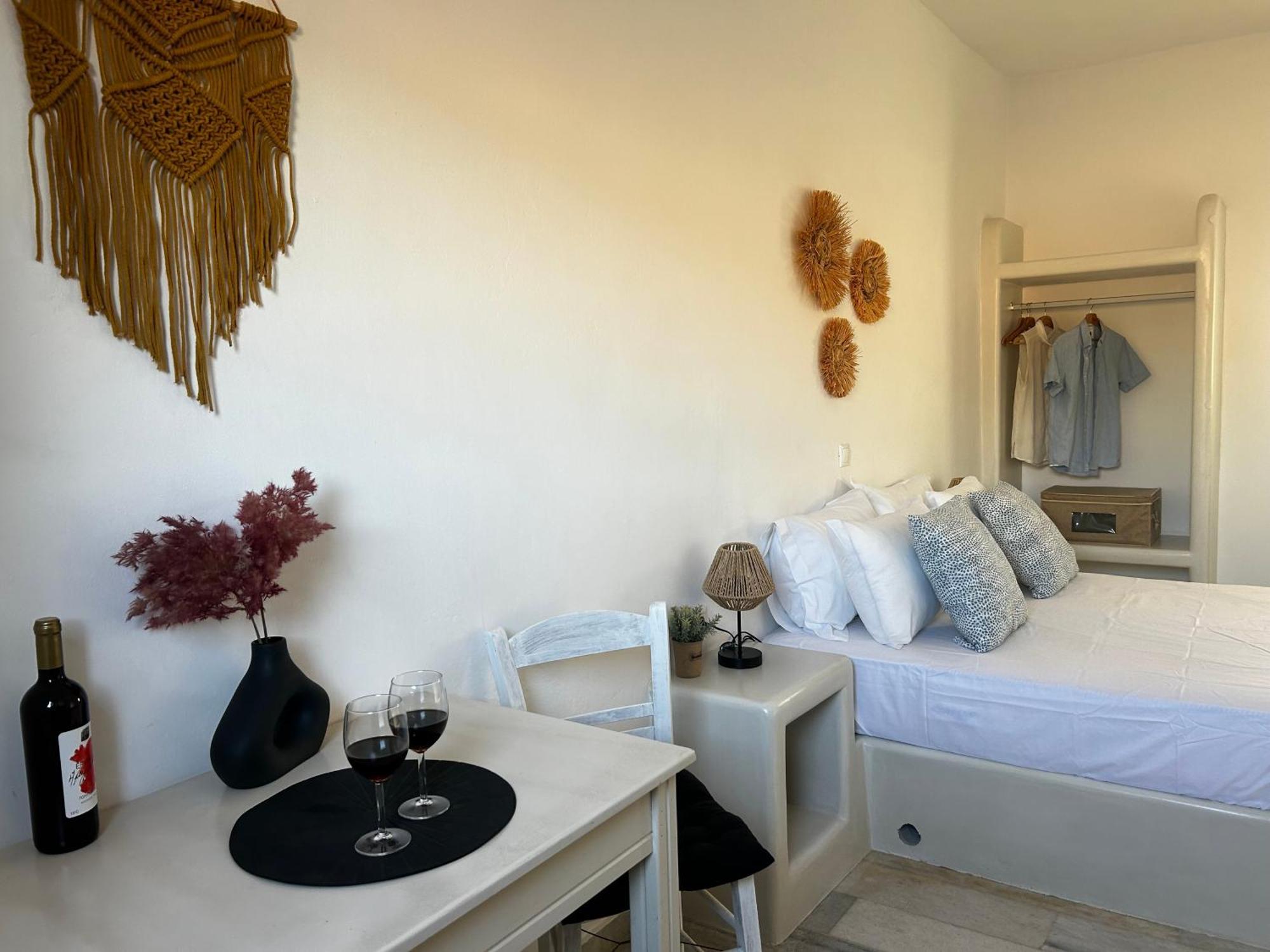 Sunny Studios Naxos Aliko Beach Exterior photo