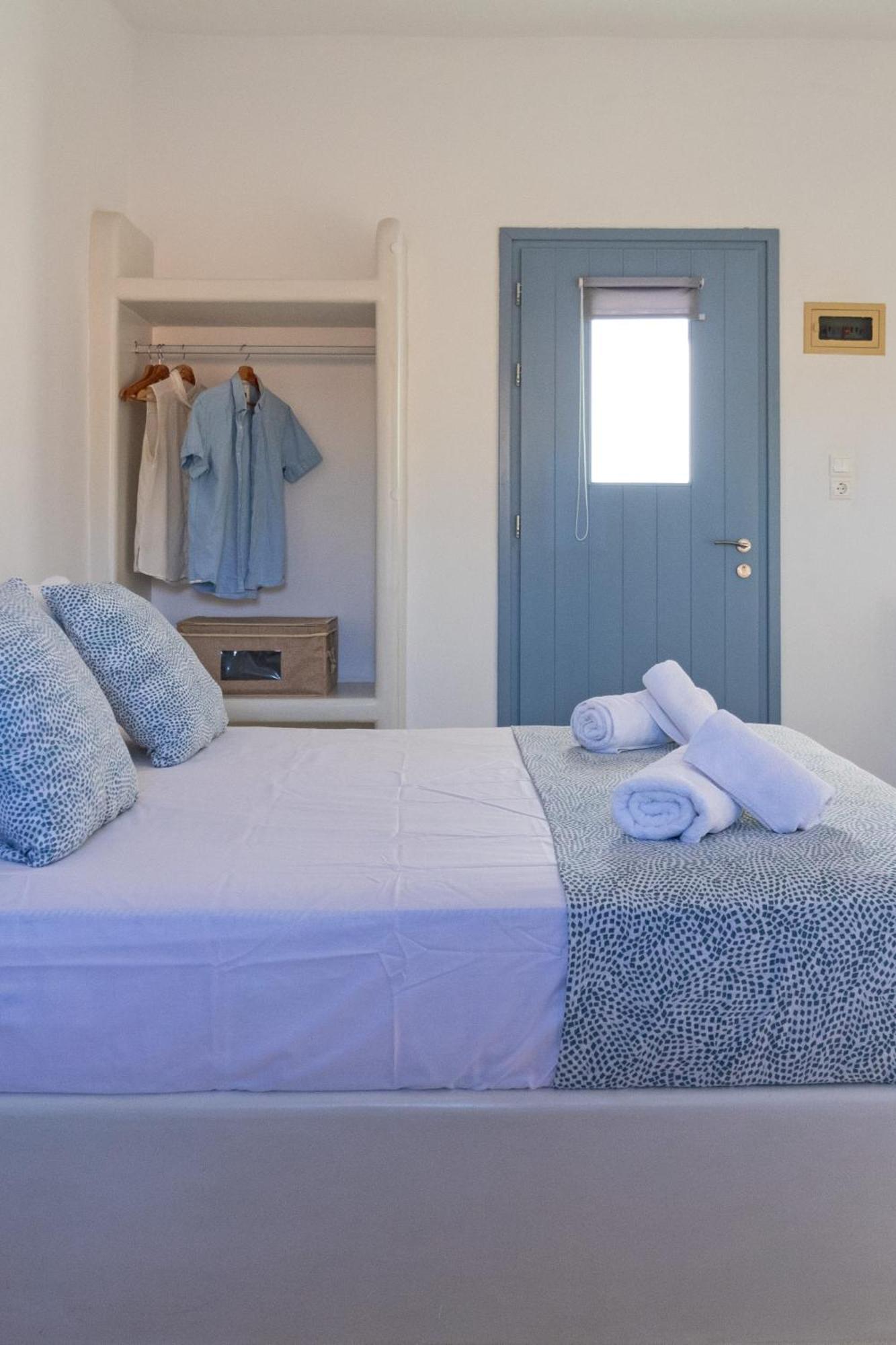 Sunny Studios Naxos Aliko Beach Exterior photo
